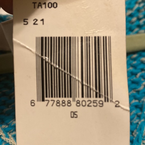 Jones New York size XL woman's sleeveless top. Turquoise and cream knit. - Picture 8 of 11